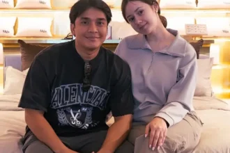 Kebahagiaan menyelimuti Billy Syahputra dan Vika Kolesnaya. Kabarnya, Vika telah melahirkan anak pertama di Rumah Sakit Alia Hospital, Jakarta Timur.