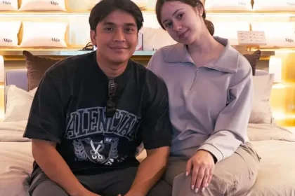 Kebahagiaan menyelimuti Billy Syahputra dan Vika Kolesnaya. Kabarnya, Vika telah melahirkan anak pertama di Rumah Sakit Alia Hospital, Jakarta Timur.