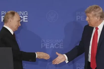 Trump dan Putin bertemu di Alaska, Amerika Serikat, pada Agustus 2025.